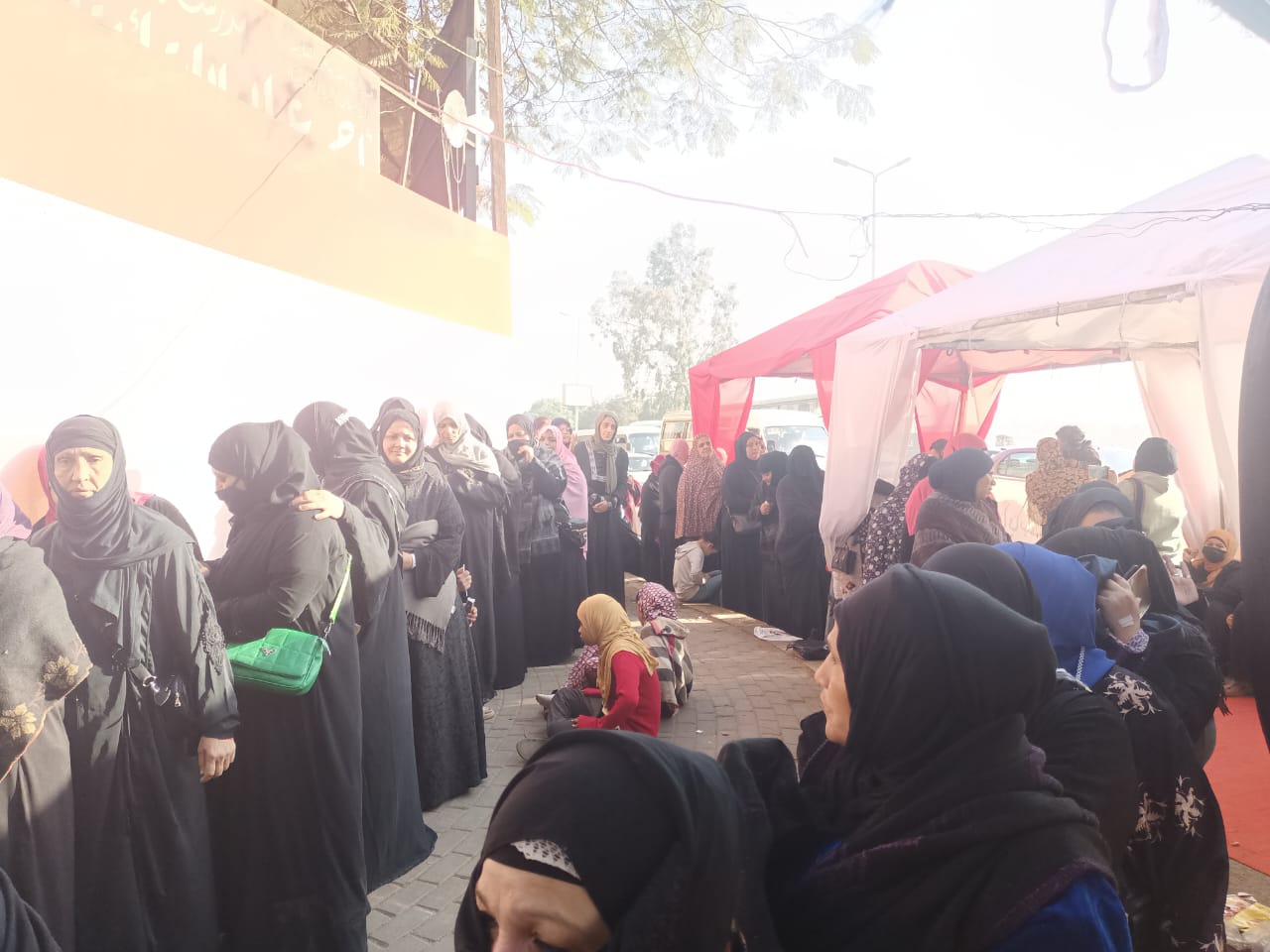 طوابير الناخبين قبل فتح اللجان (2)
