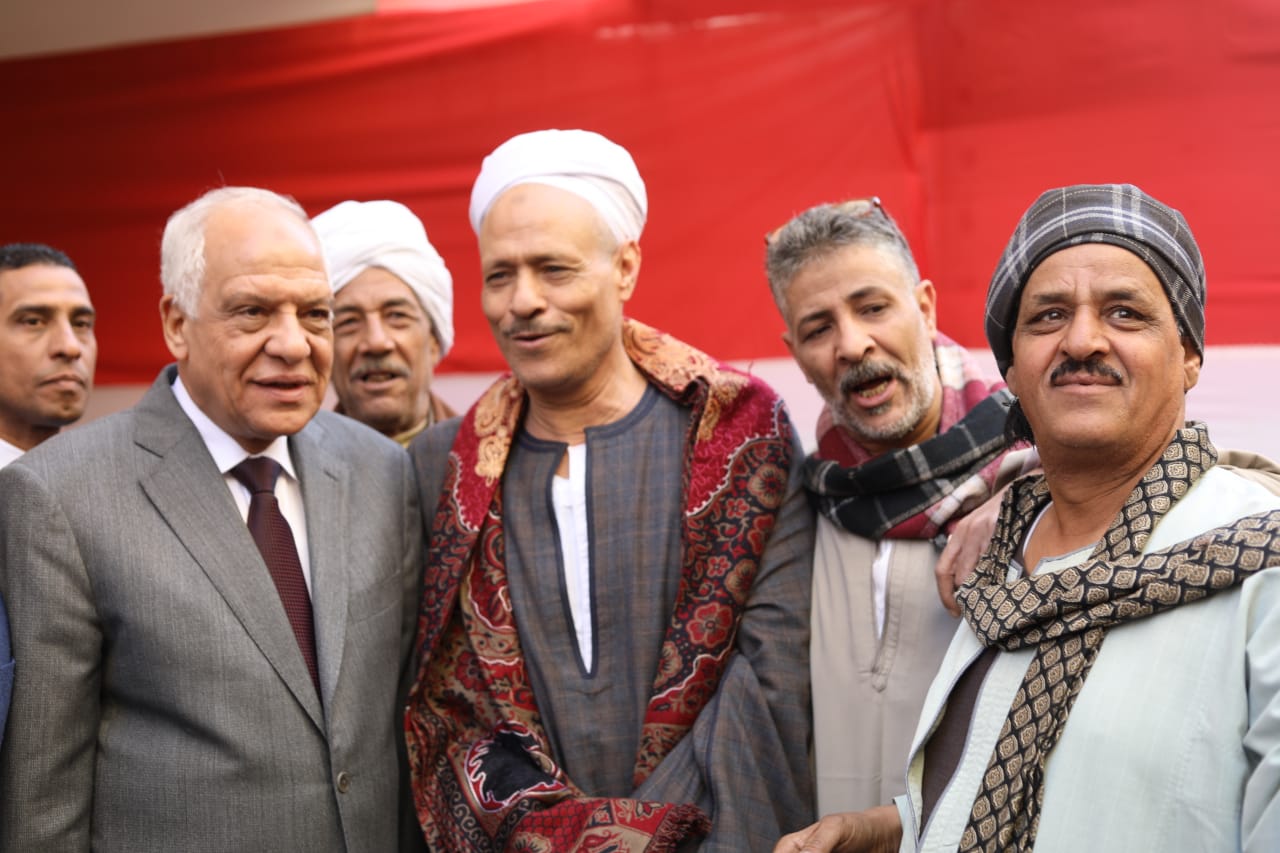 محافظ الجيزة (1)