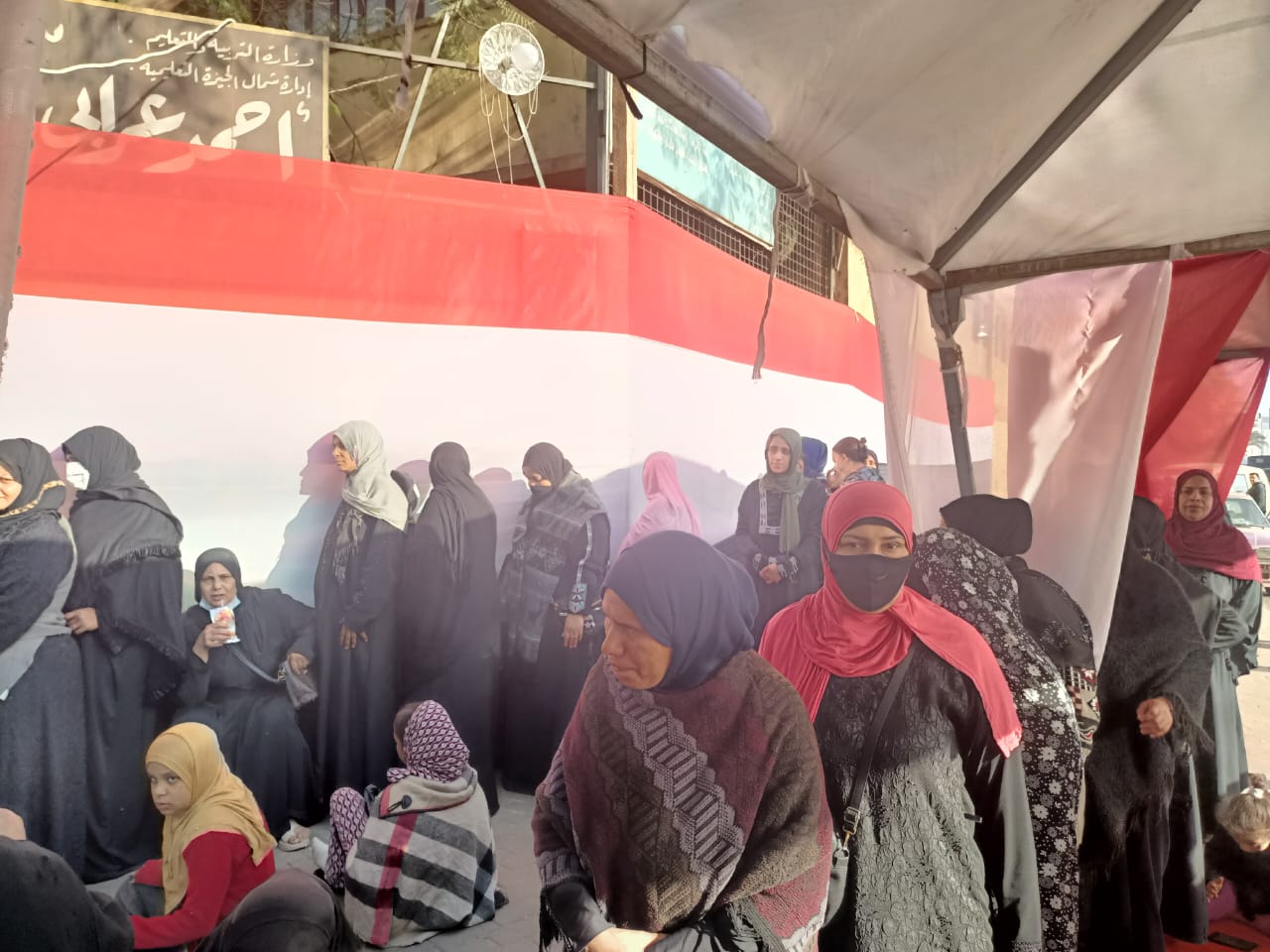 طوابير الناخبين قبل فتح اللجان (3)