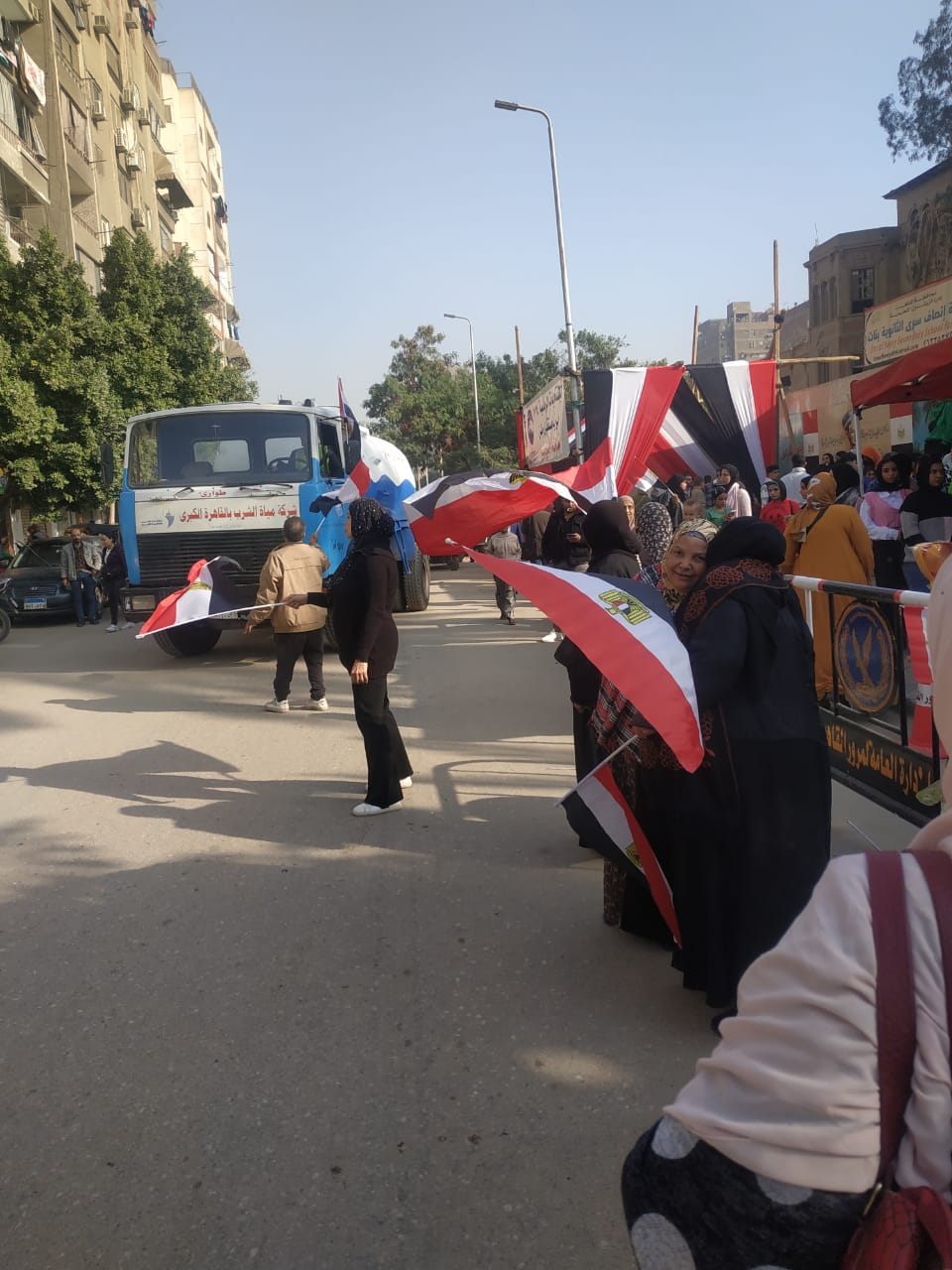 علم مصر أمام لجان منطقة الزيتون