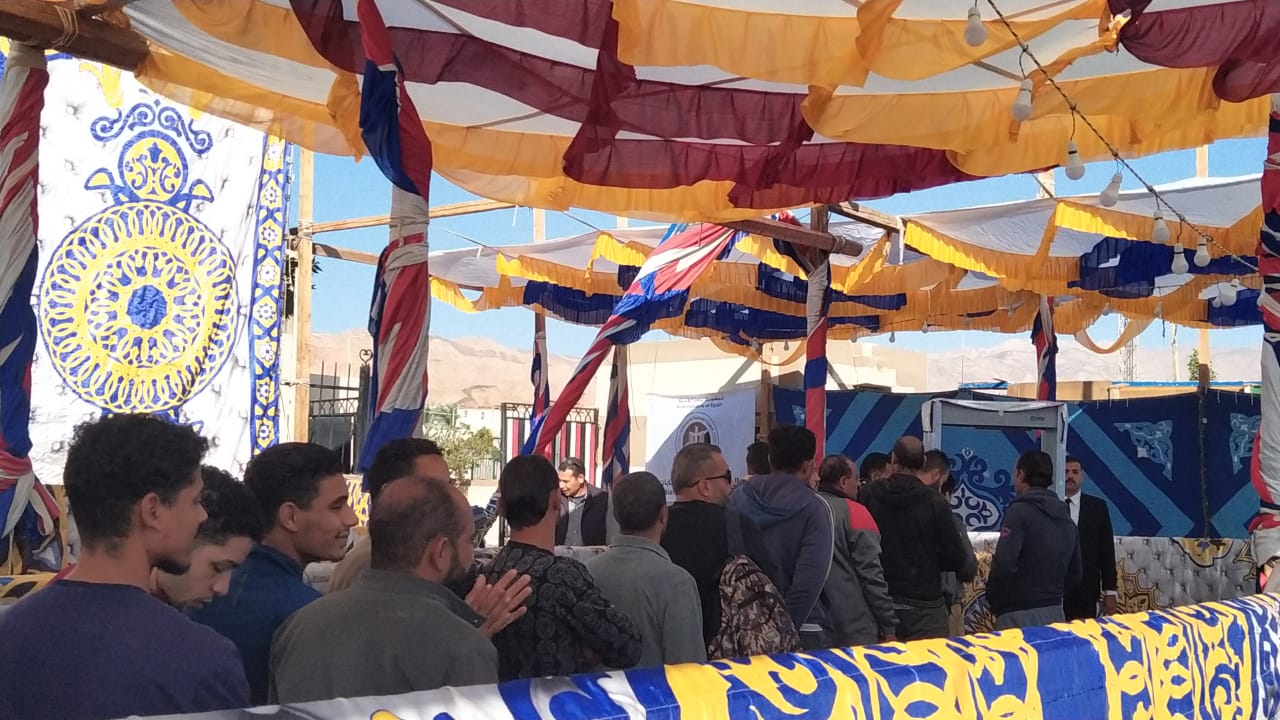 إقبال الناخبين في مدينة دهب بجنوب سيناء