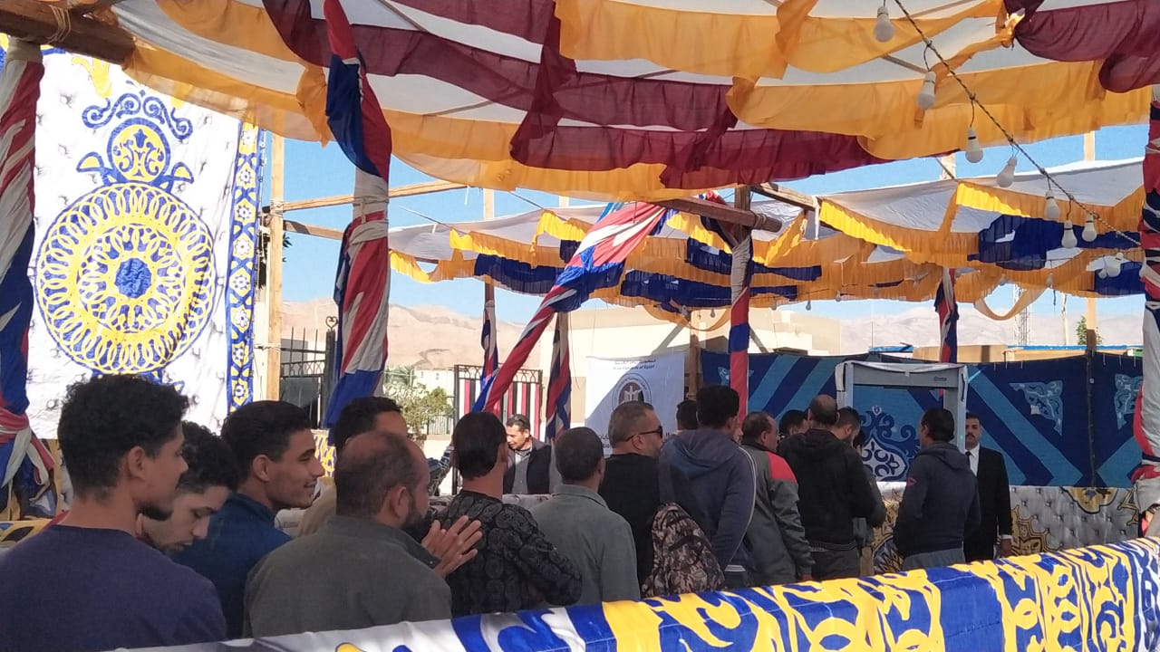 إقبال الناخبين في مدينة دهب بجنوب سيناء إقبال الناخبين في مدينة دهب بجنوب سيناء