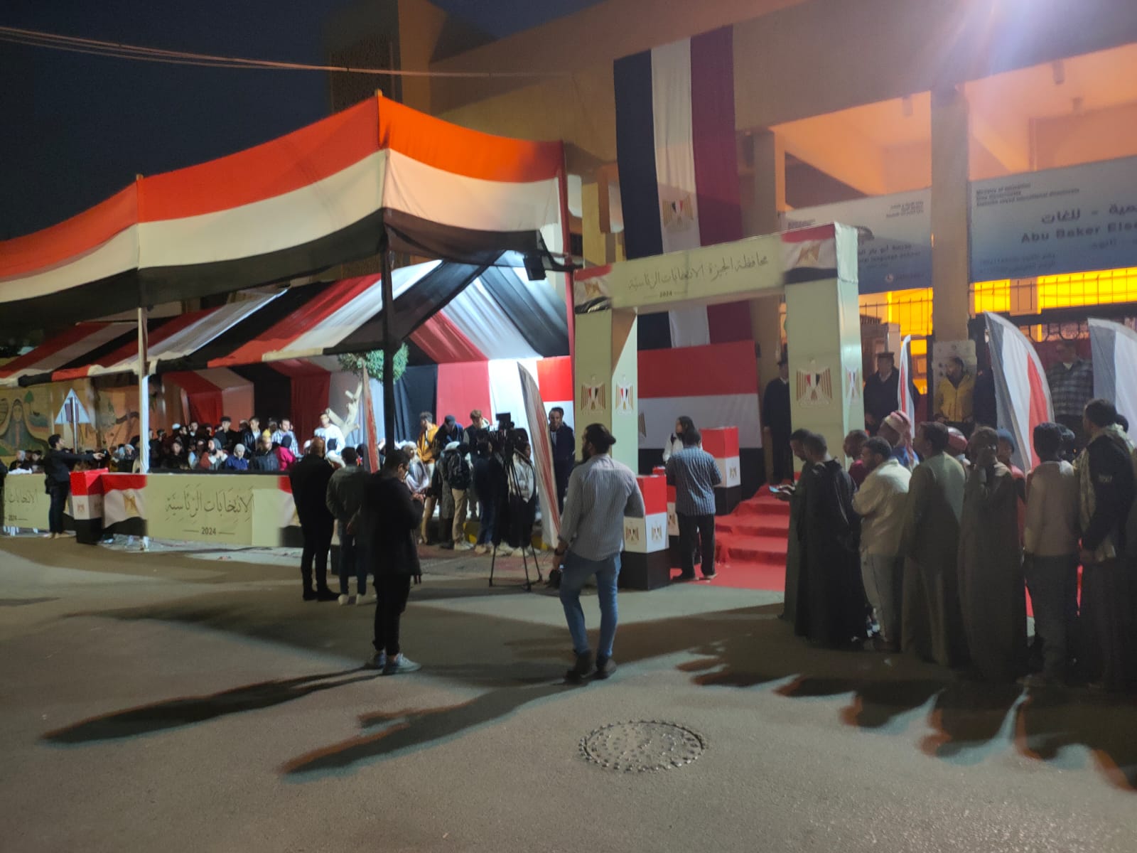 اقبال كبير علي التصويت في الساعات الأخيرة في الشيخ زايد (9)