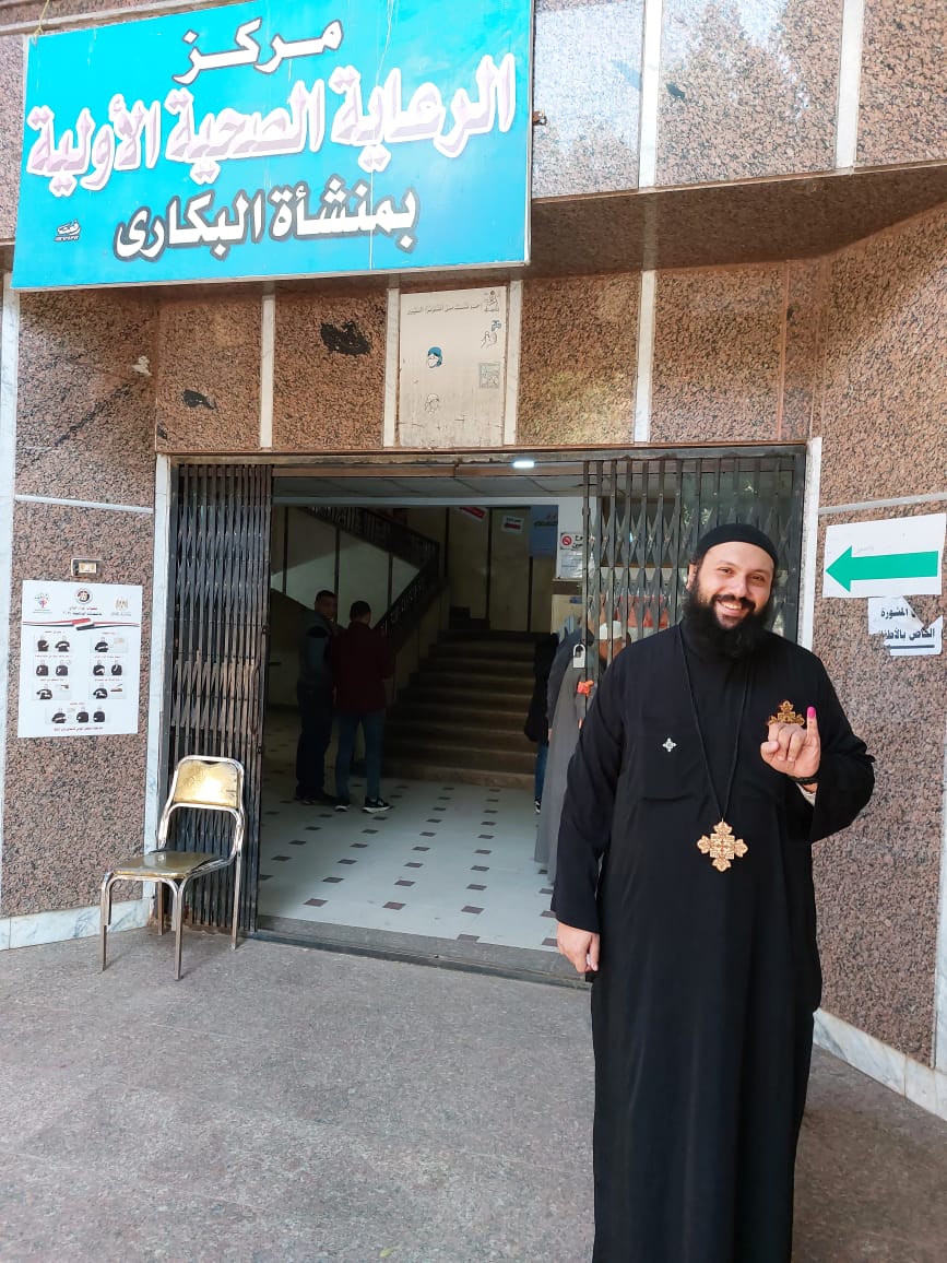 الناخبين امام اللجان (1)