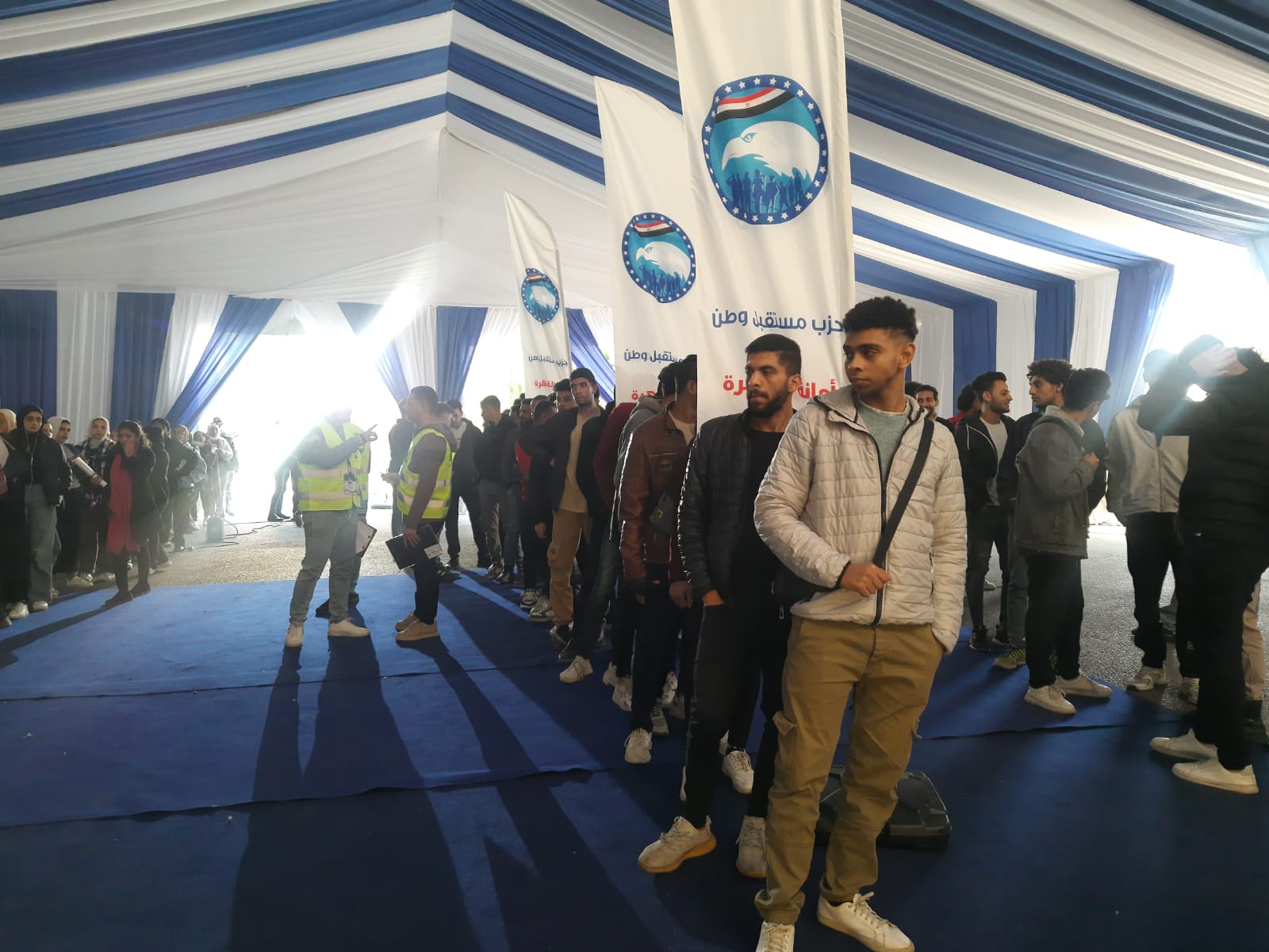 الناخبين امام اللجان (9)