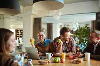 تناول الوجبات الصحية خلال العمل