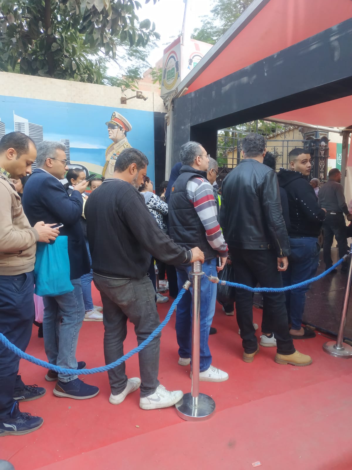 إقبال الناخبين على لجان التصويت بالزيتون