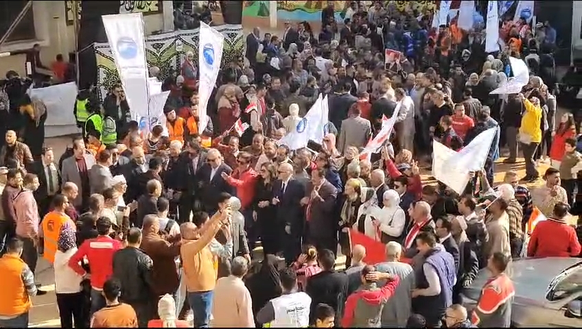 تحيا مصر مسيرات حاشدة بالأعلام  بالزقازيق يتقدمها الشباب (2)