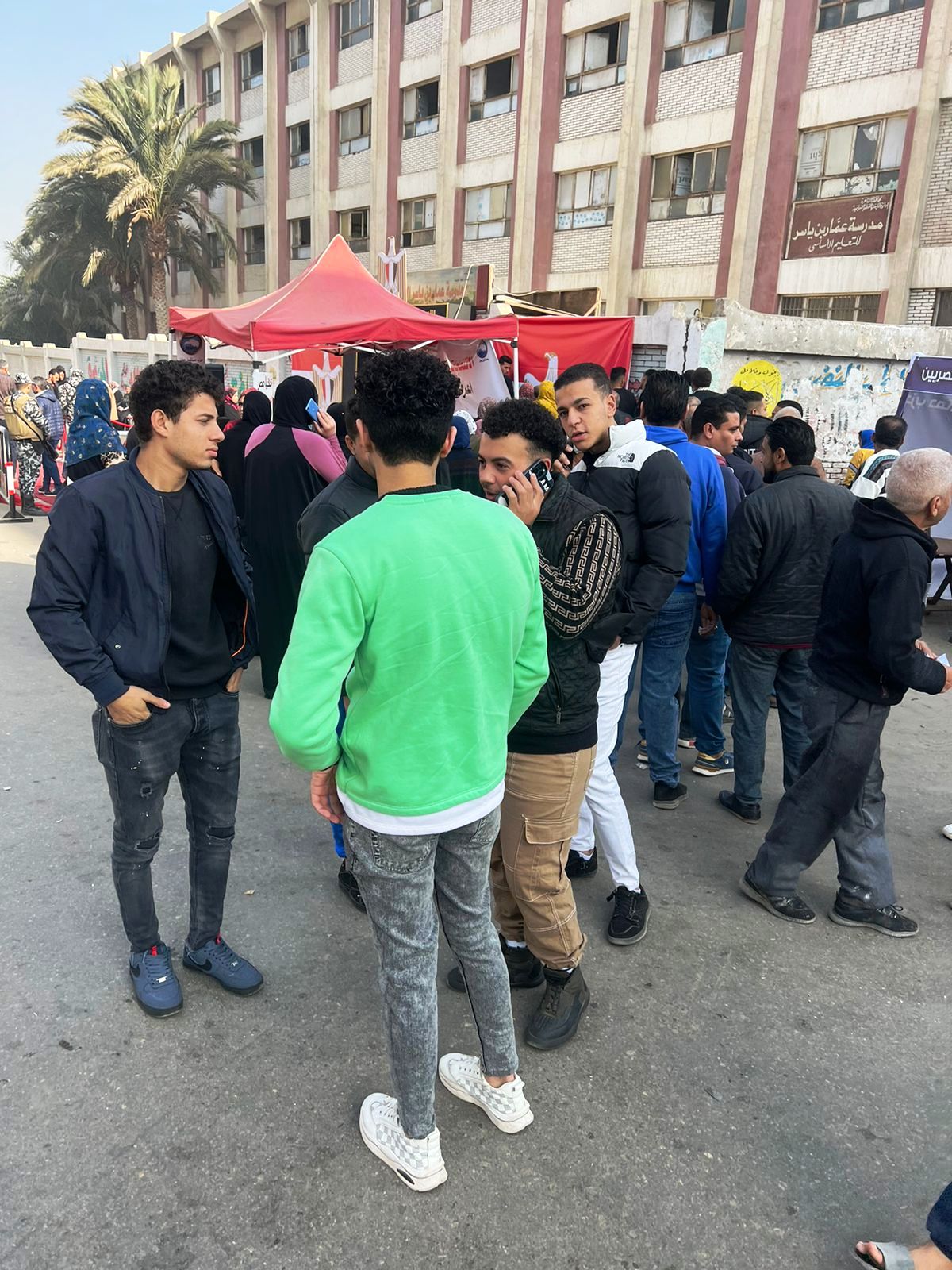 الشباب أمام للجان الانتخابية فى المقطم (1)