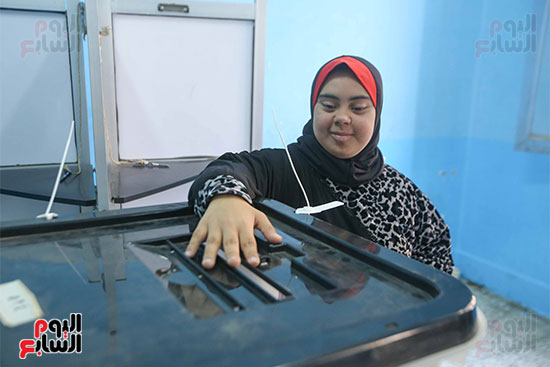 إسراء من ذوى الهمم تصر على الإدلاء بصوتها (4)