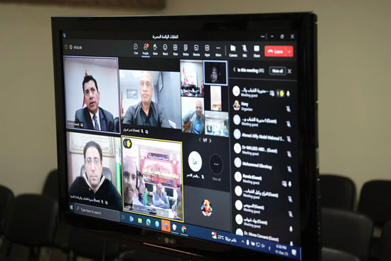 أشرف صبحي يتابع غرف عمليات مديريات الشباب والرياضة (3)