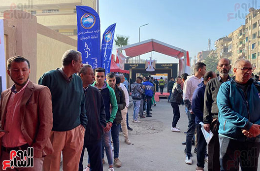 حشود فى لجان الجمالية