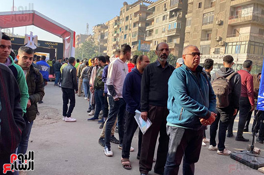 حشود أمام لجان الجمالية