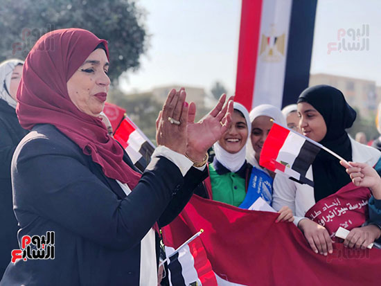 مسيرة فى حب مصر لطالبات مدرسة سيزا نبراوى بالتجمع (5)