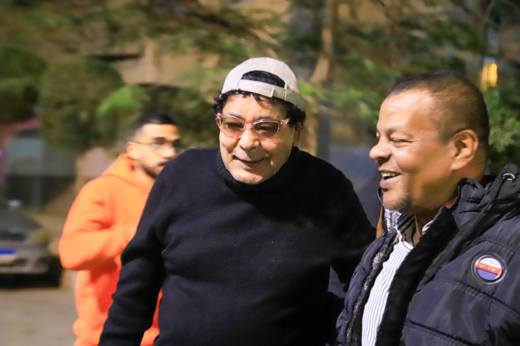 محمد منير مع الزميل عادل عبد الله