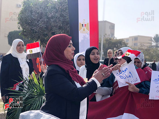 مسيرة فى حب مصر لطالبات مدرسة سيزا نبراوى بالتجمع (8)