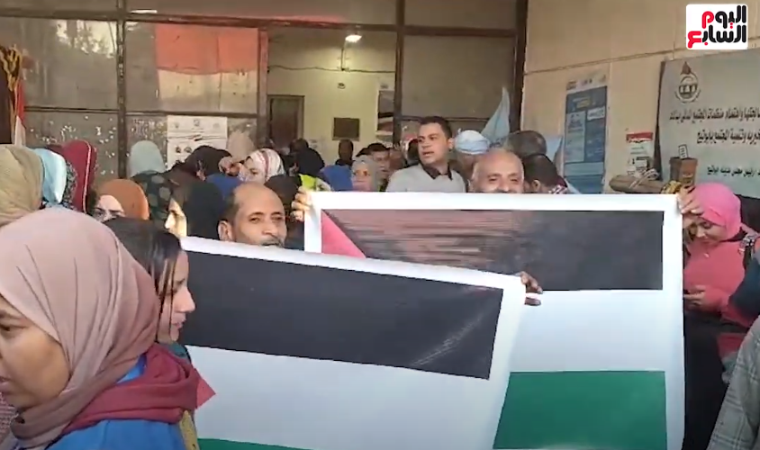 العلم الفلسطينى داخل لجان أسيوط