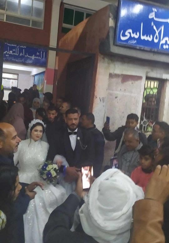 العروسان