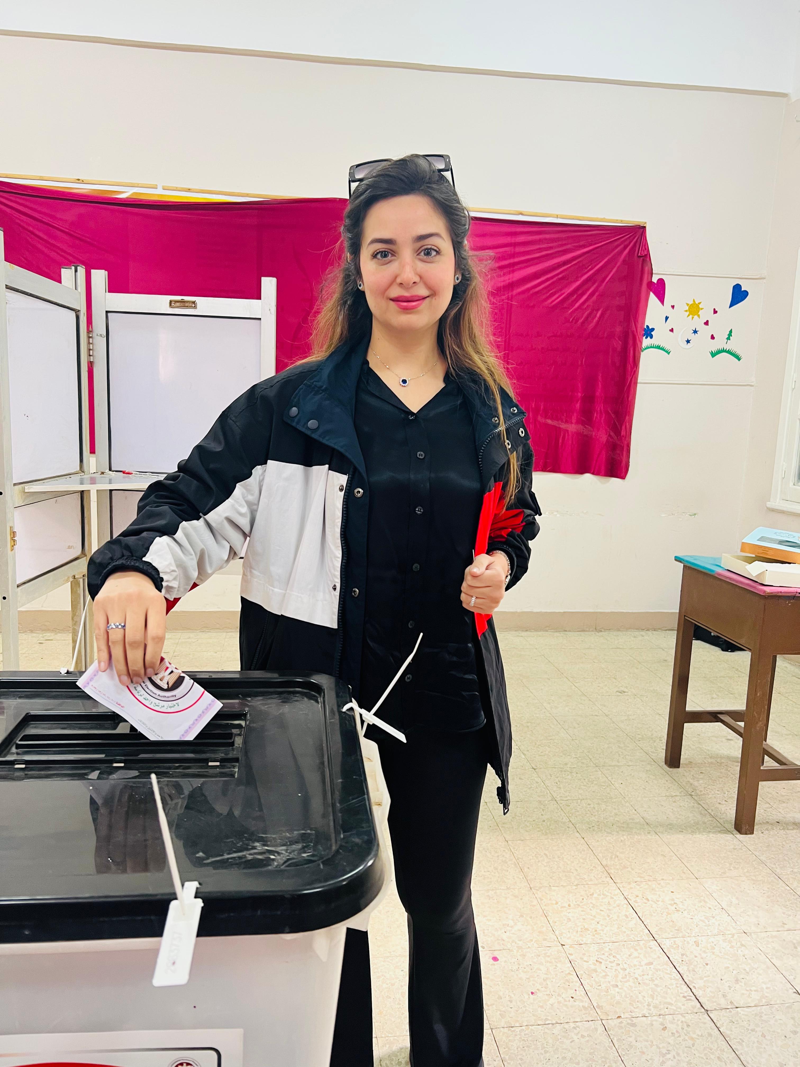 الفنانة هبة مجدى