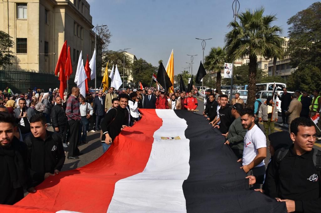 مسيرات طلاب جامعة القاهرة للمشاركة فى الانتخابات
