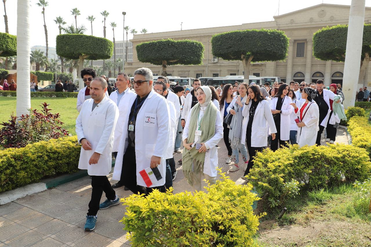طلاب القطاع الطبى بجامعة القاهرة