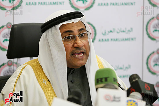 عادل العسومي رئيس البرلمان العربى خلال المؤتمر