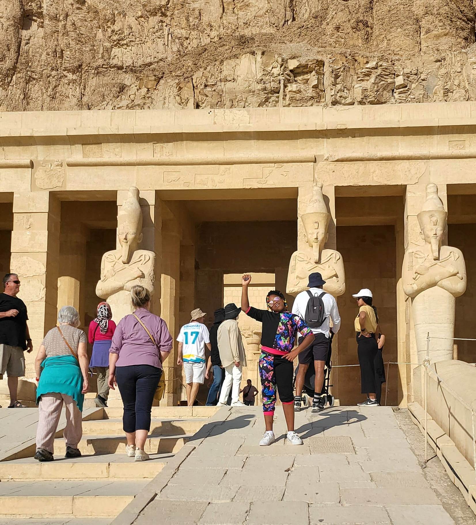 جانب من زيارات السياح فى معبد الملكة حتشبسوت