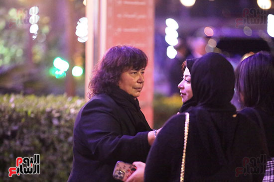 وزيرة الثقافة السابقة إيناس عبد الدايم تتلقى واجب العزاء فى زوجها