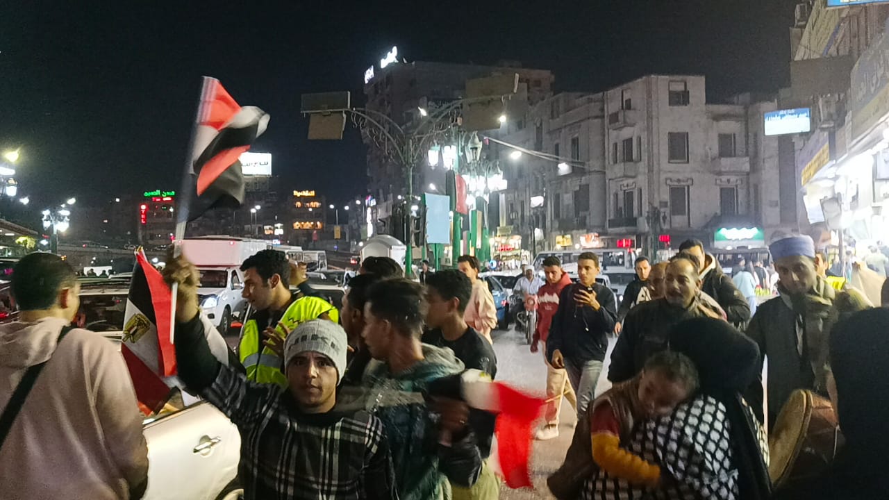 المصريين الأحرار بأسيوط يحتفل بفوز الرئيس السيسي (8)