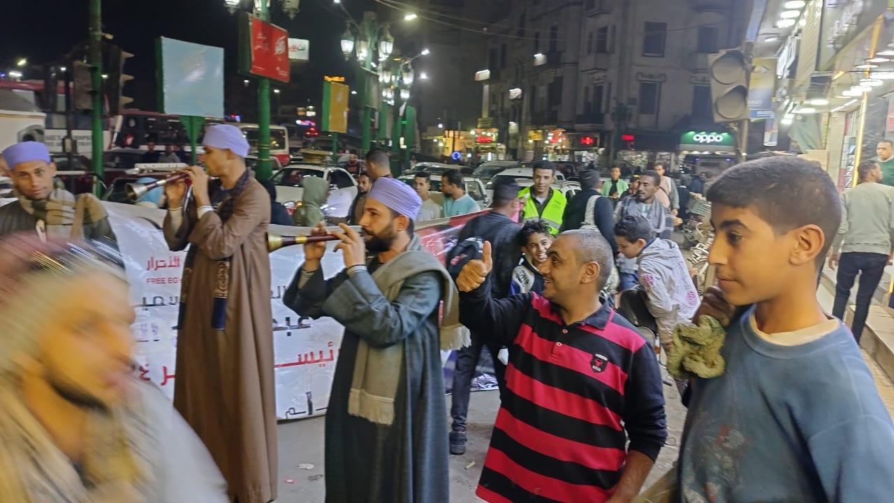 المصريين الأحرار بأسيوط يحتفل بفوز الرئيس السيسي (4)