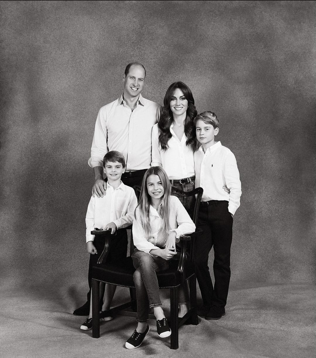 صورة بطاقة عيد الميلاد لأمير وأميرة ويلز وأطفالهما