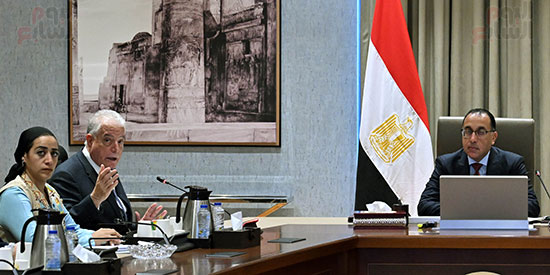 رئيس الوزراء يتابع الموقف التنفيذي لعدد من المشروعات في محافظة جنوب سيناء  (4)