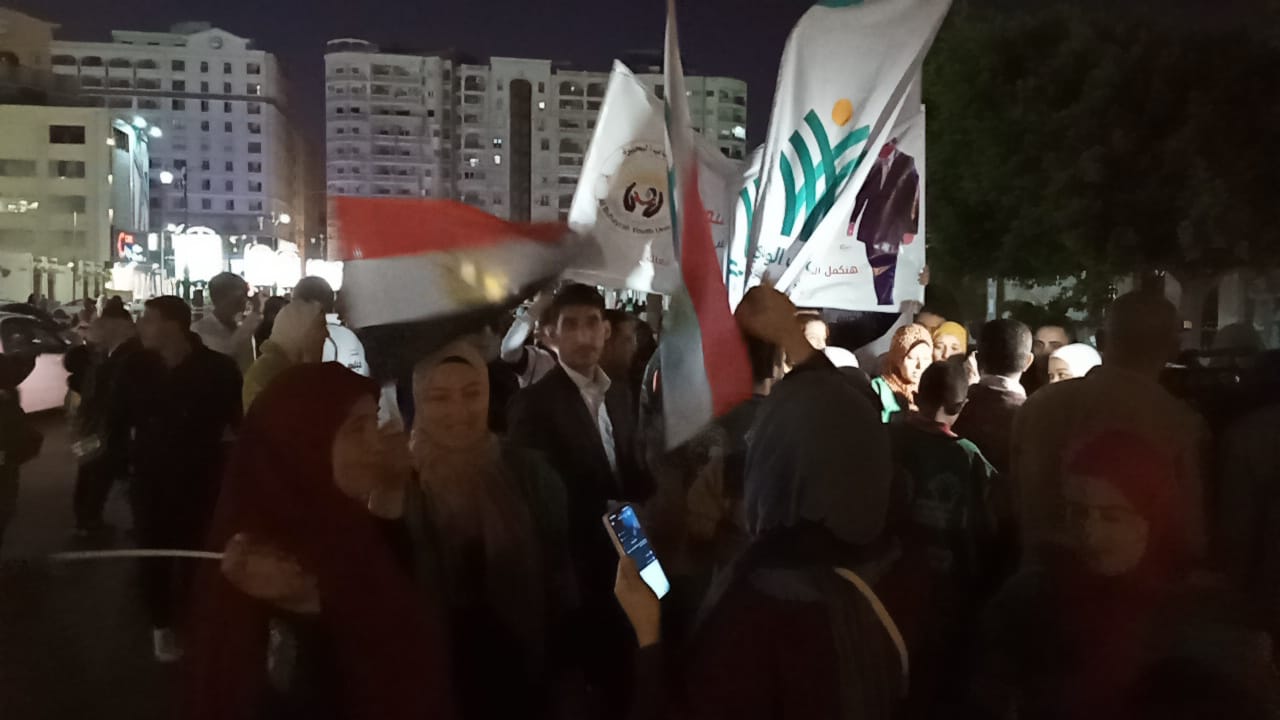 مسيرات ليلية احتفالا بفوز الرئيس السيسى (1)