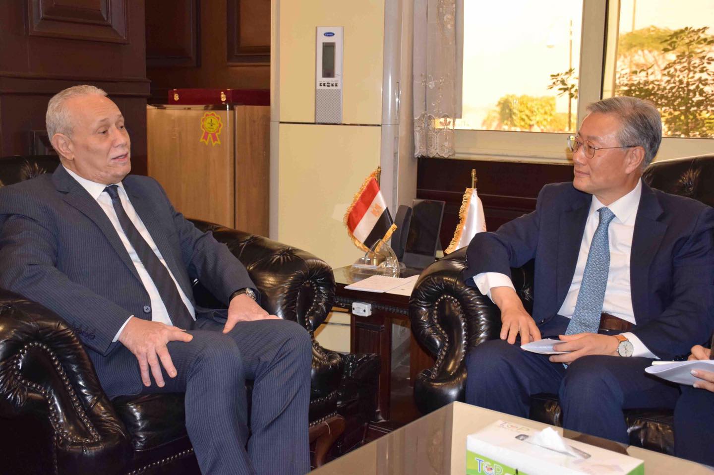 لقاء المحافظ مع سفير كوريا الجنوبية بمصر