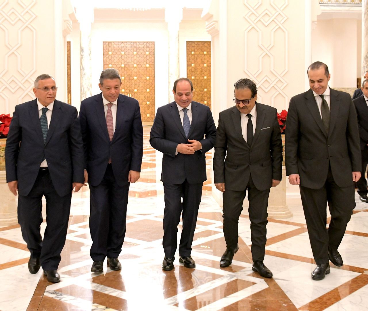 الرئيس السيسى يستقبل حازم عمر وفريد زهران وعبد السند يمامة بقصر الاتحادية (6)