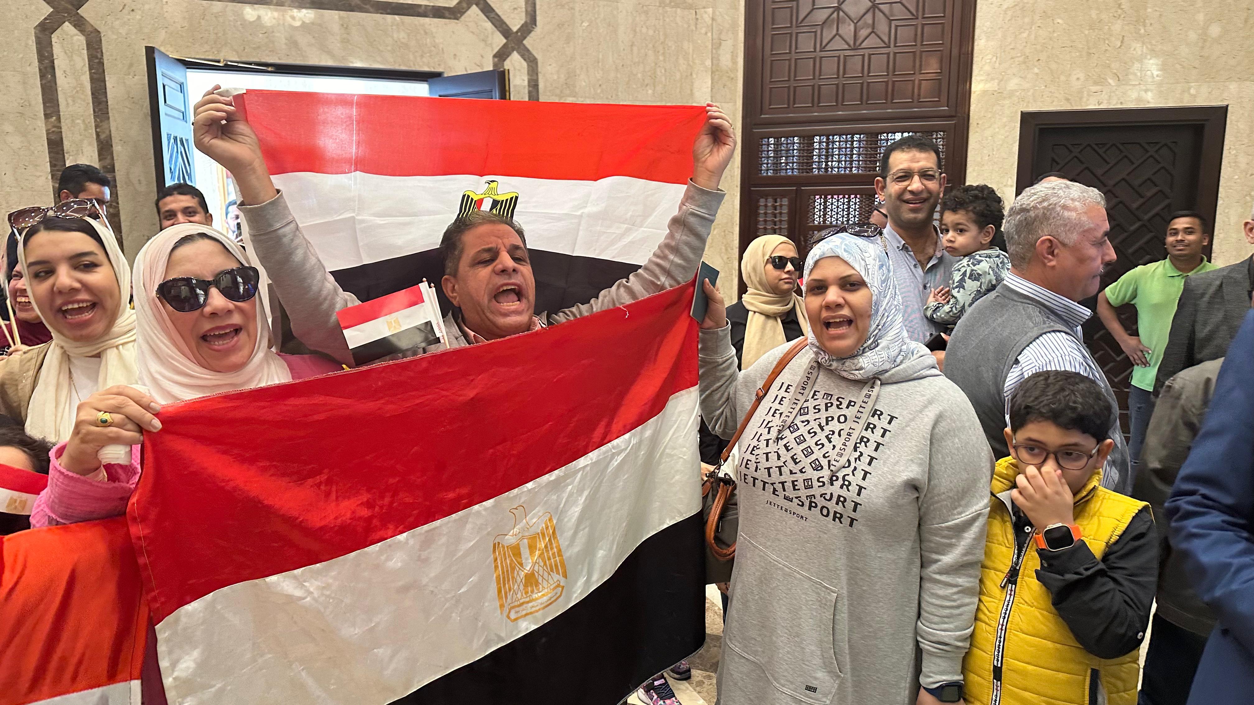 بهجة وسعادة المصريون