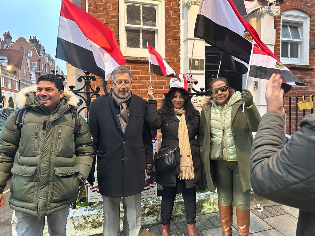 العائلات المصرية بلندن يصوتون بالانتخابات الرئاسية (12)