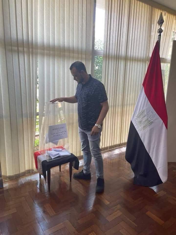 الجالية المصرية بالبرازيل يصوتون بانتخابات الرئاسة (1)
