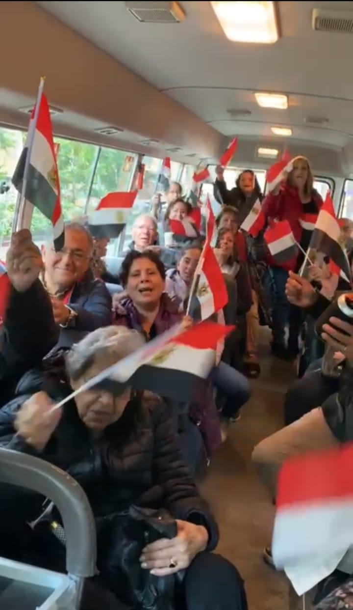 مصريون يعرفون الأعلام