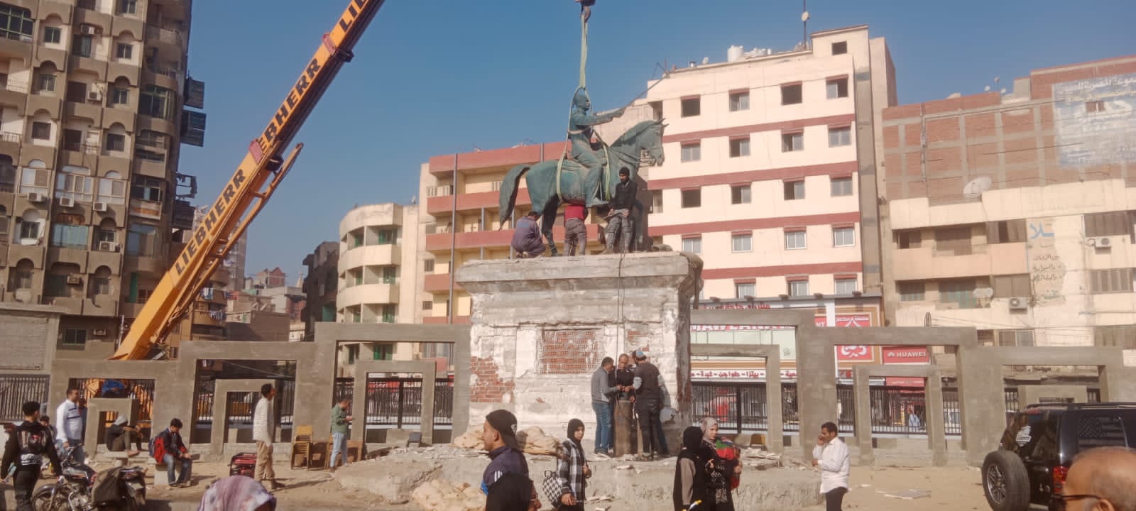 نقل تمثال أحمد عرابى من ميدان المحطة