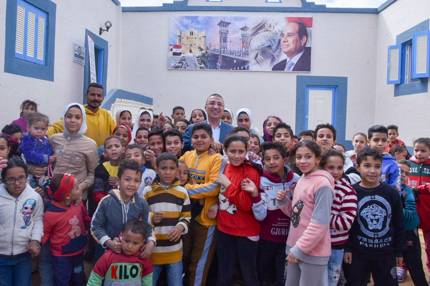 محافظ الإسكندرية يسلم 55 منزلا لأهالي قرية فلسطين (5)