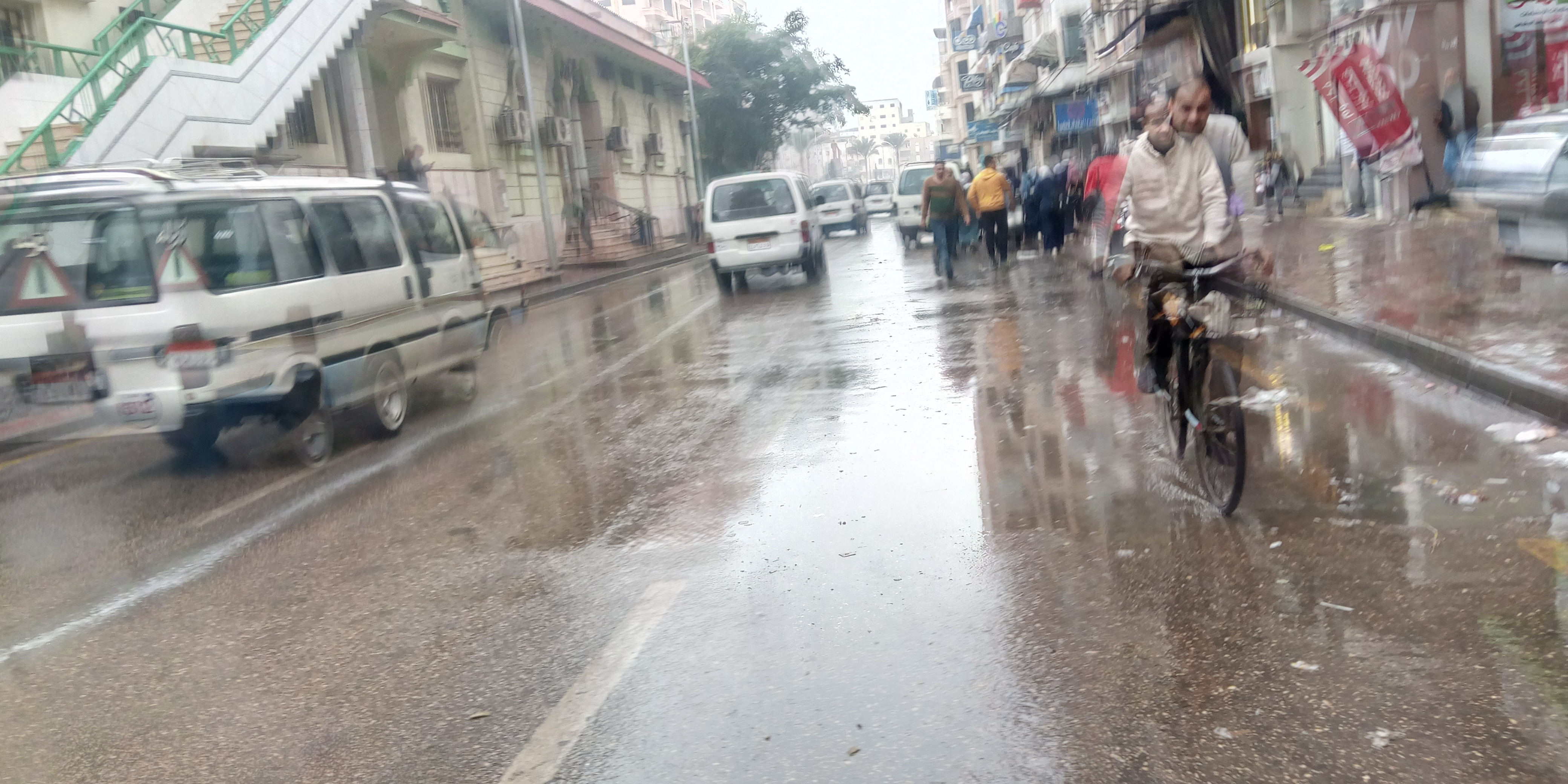 الأمطار تضرب مدن محافظة دمياط (1)
