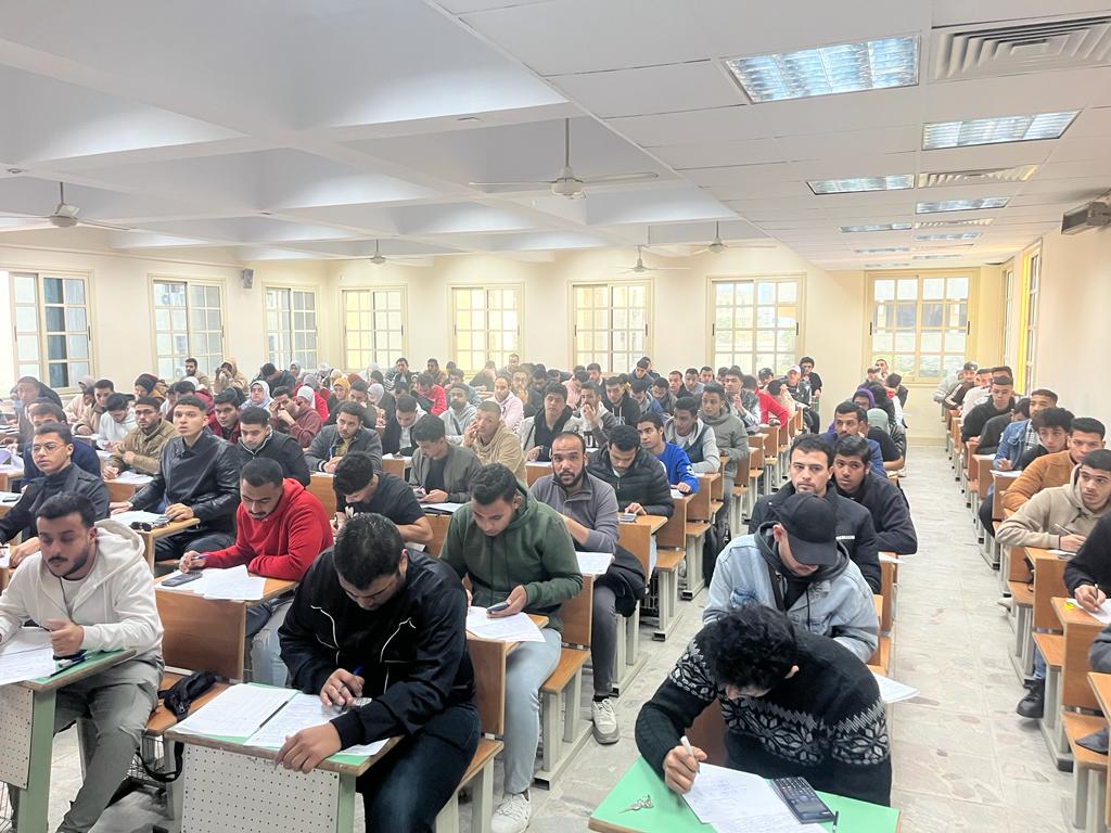 امتحانات الفصل الدراسى الاول بكلية التجارة جامعة القاهرة