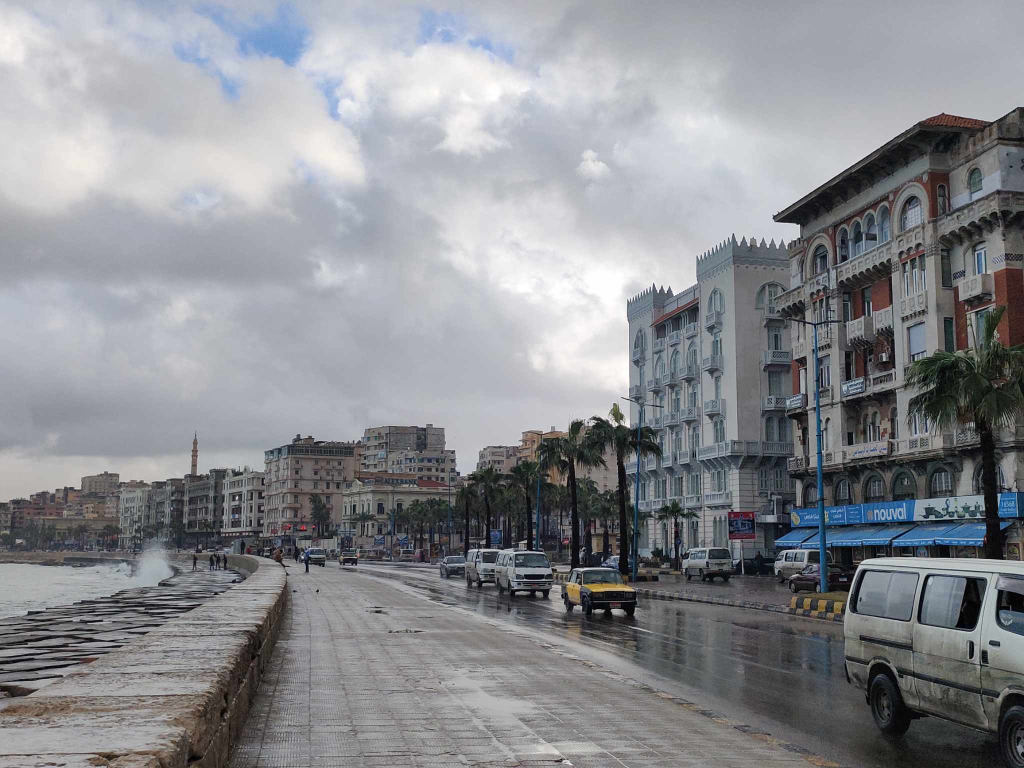 سحب منخفضة وامطار في الإسكندرية