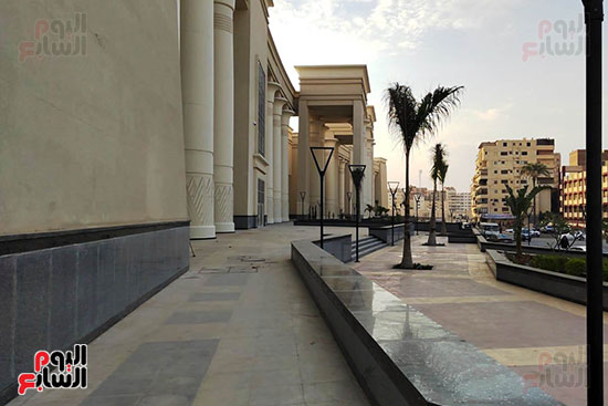 زراعة-الاشجار-امام-المحطة زراعة-الاشجار-امام-المحطة