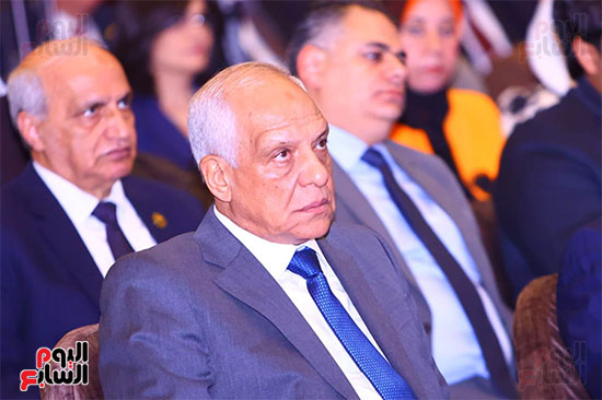 اللواء أحمد راشد محافظ الجيزة اللواء أحمد راشد محافظ الجيزة