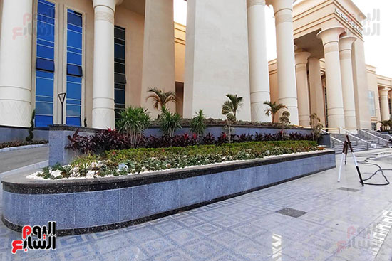 المسطحات-الخضراء-امام-المحطة المسطحات-الخضراء-امام-المحطة