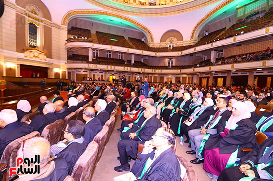 الحضور فى احتفالية عيد العلم الحضور فى احتفالية عيد العلم