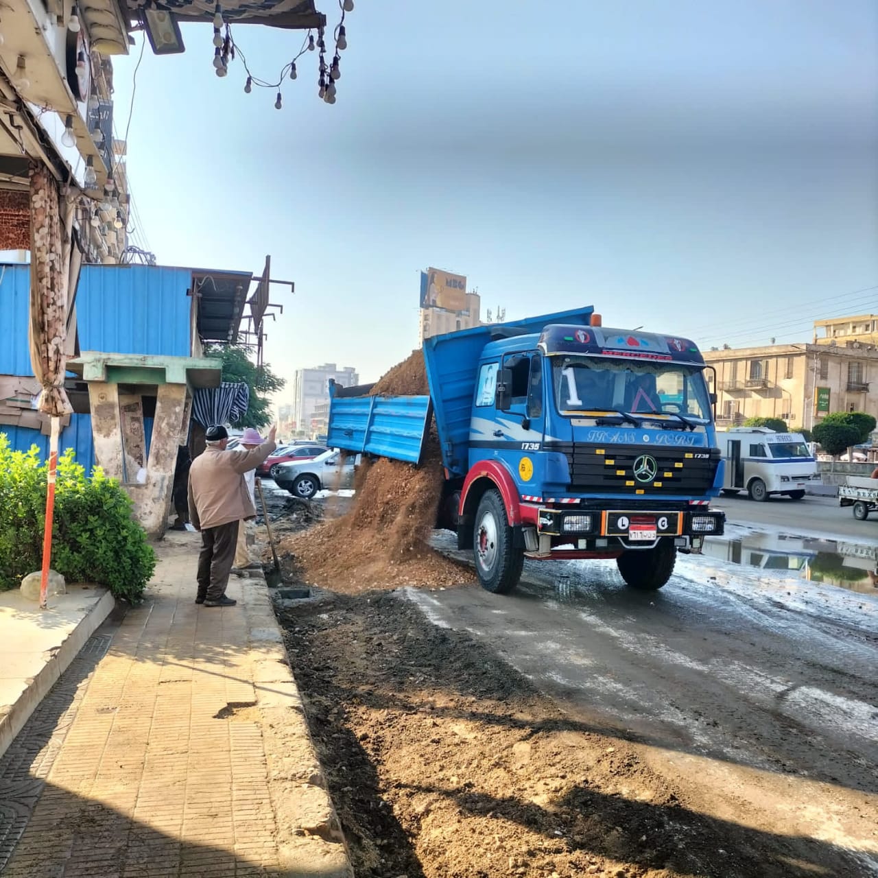  أعمال صيانة ورفع كفاءة شارعى الجيش وقناة السويس (3)