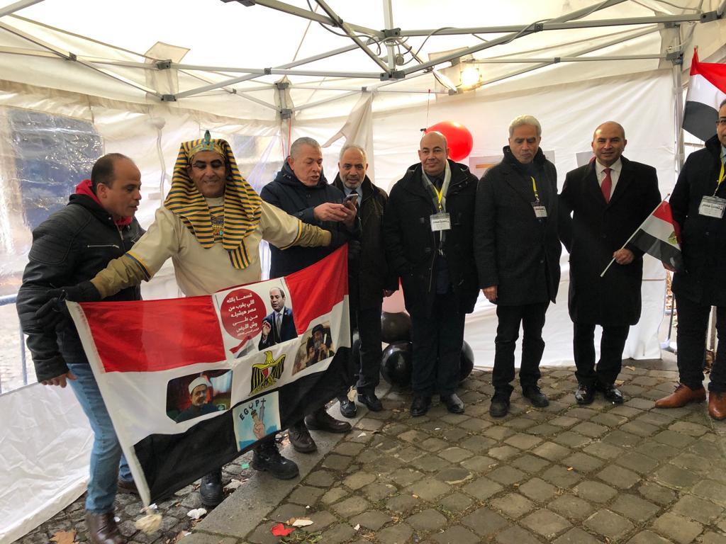 مشاركة الجالية المصرية في باريس بالانتخابات